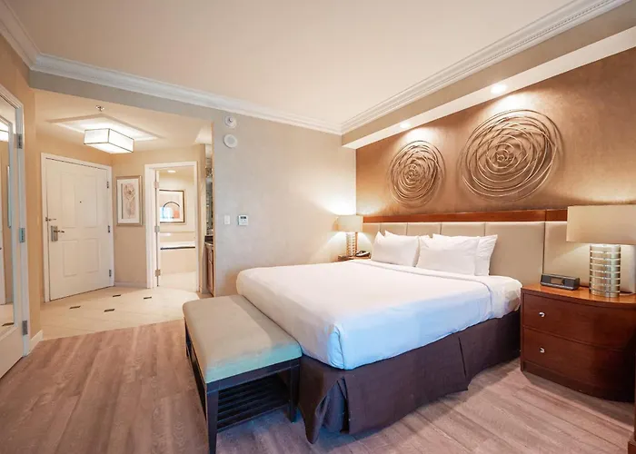 No Resort Fee Strip View Balcony+ Valet Parking
